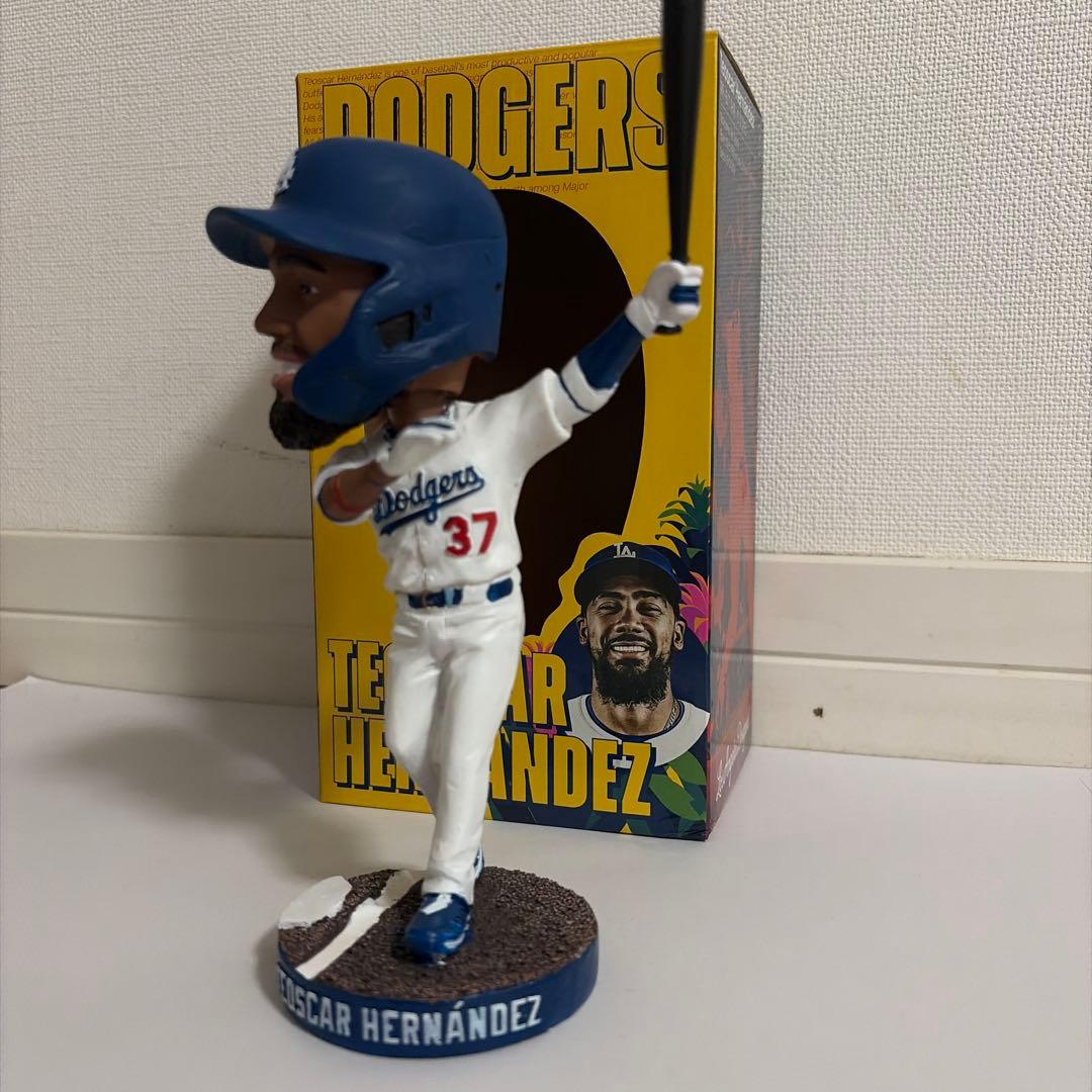 【米限定激レア】ドジャース TEOSCAR HERNANDEZ ボブルヘッド人形
