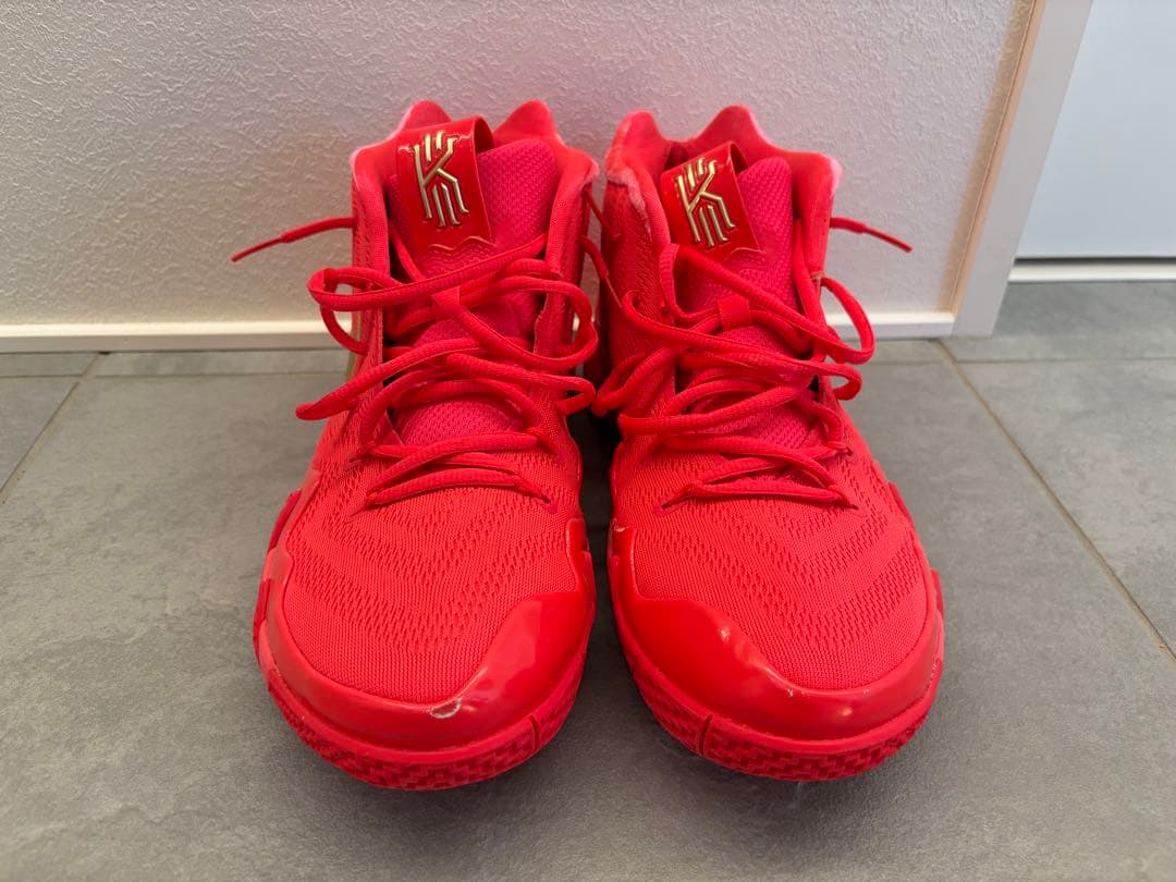 NIKE カイリー４ EP ‘Red Carpet’