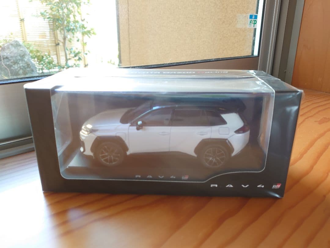 ☆ゲリラSALE 新型RAV4　GRスポーツ　プラチナ　ホワイト　カラーサンプル