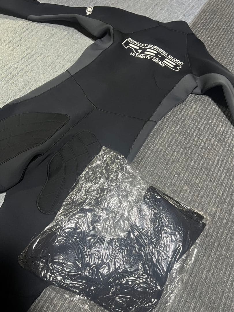 RBB ウェットスーツ　リバレイ　新品同様　美品