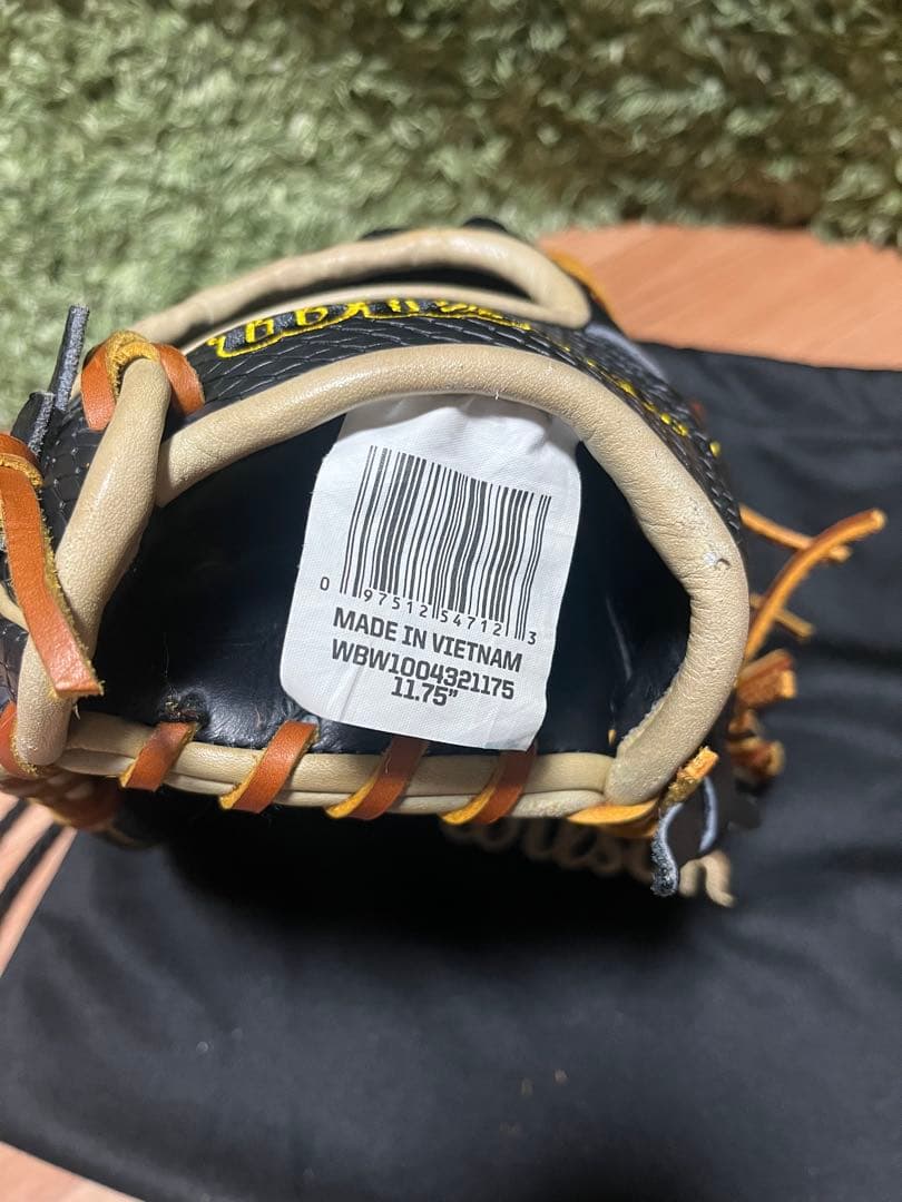 美品●Wilson A2000 KBH13 硬式内野手用グラブ ブラックSSS