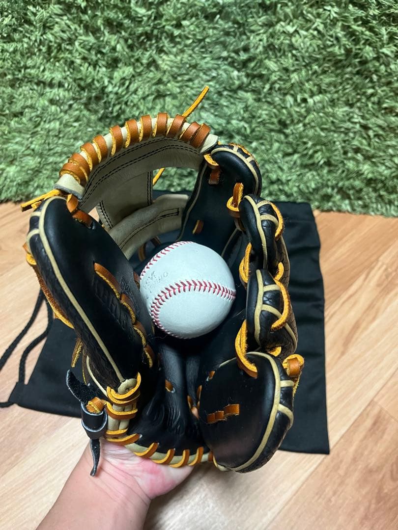 美品●Wilson A2000 KBH13 硬式内野手用グラブ ブラックSSS