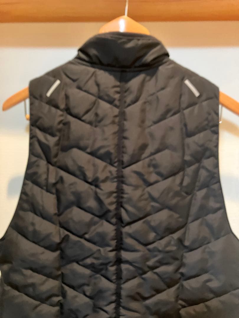 NIKE ランニングウェア ベスト 新品 メンズ アウターナイキM ブラック
