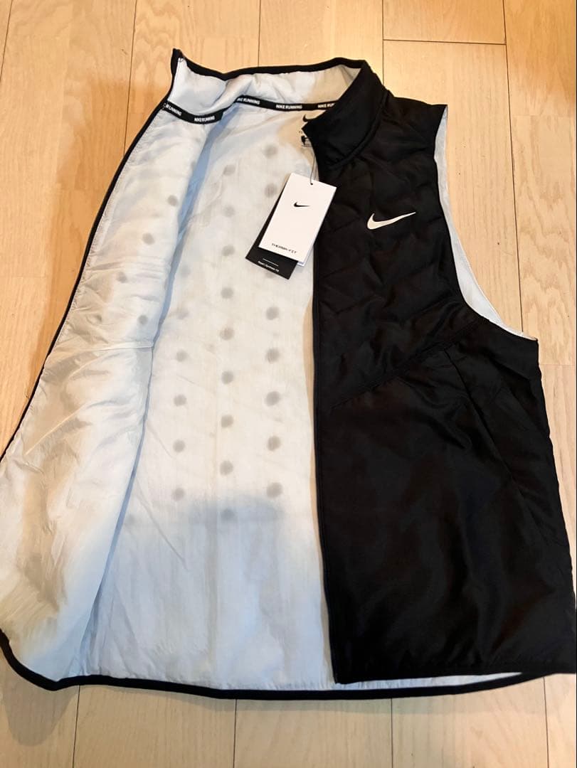 NIKE ランニングウェア ベスト 新品 メンズ アウターナイキM ブラック