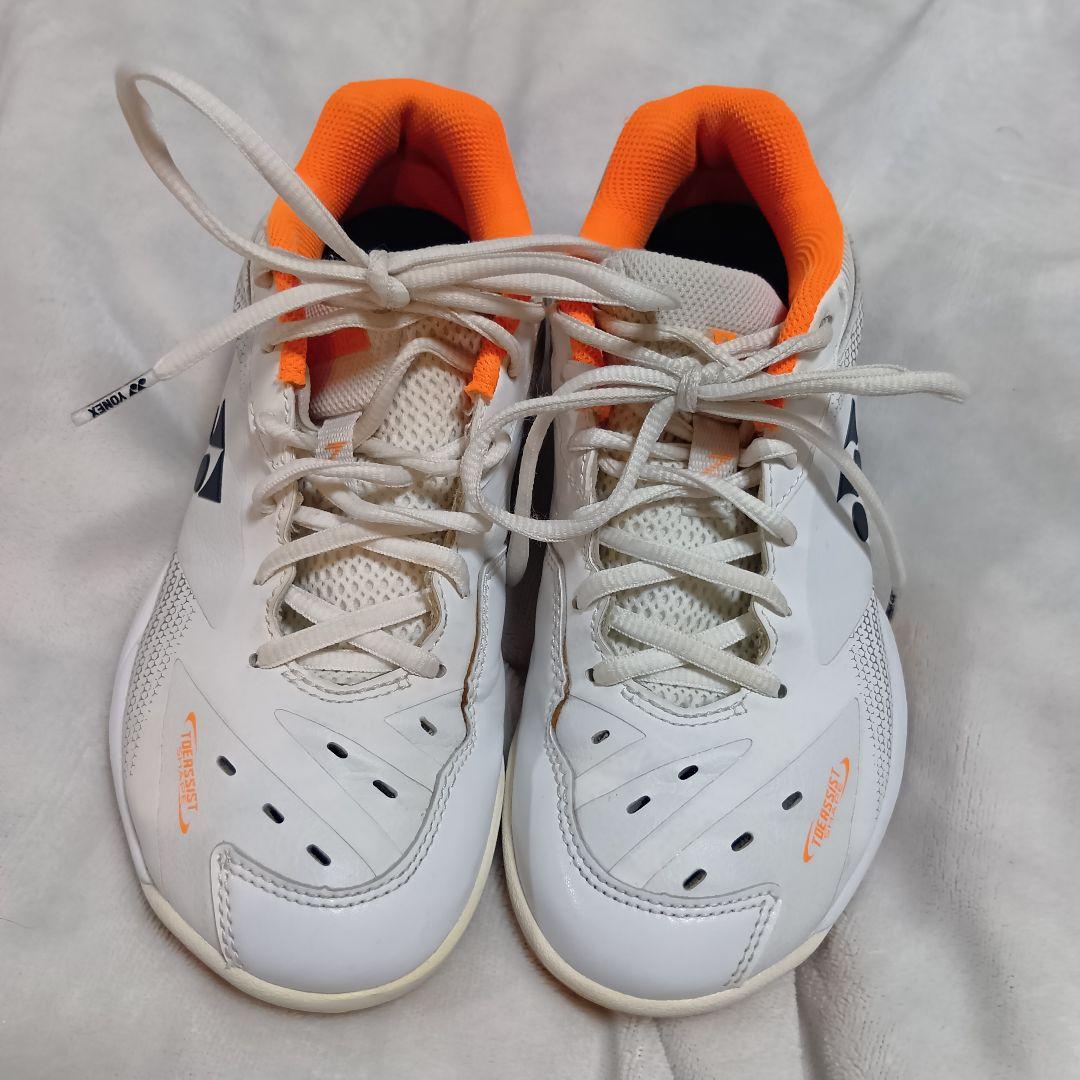 美品YONEX バドミントンシューズ SHB65Z3W 23.5cm W/OR
