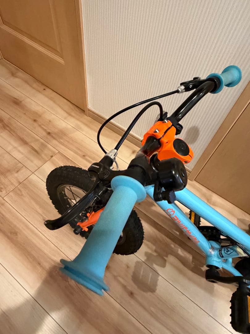 ヨツバサイクル 14インチ 美品　補助輪付　ラムネブルー　送料込み
