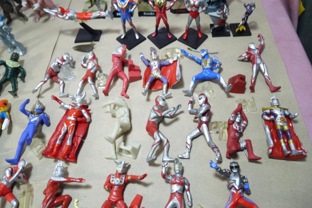 HG ウルトラ怪獣名鑑　ウルトラマン　ウルトラ怪獣　97体