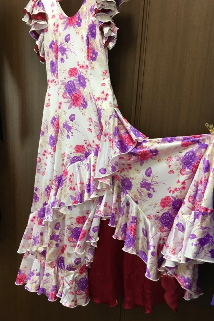 フラメンコ　ワンピース　ドレス　フラワー　花柄　袖フリル　赤　白