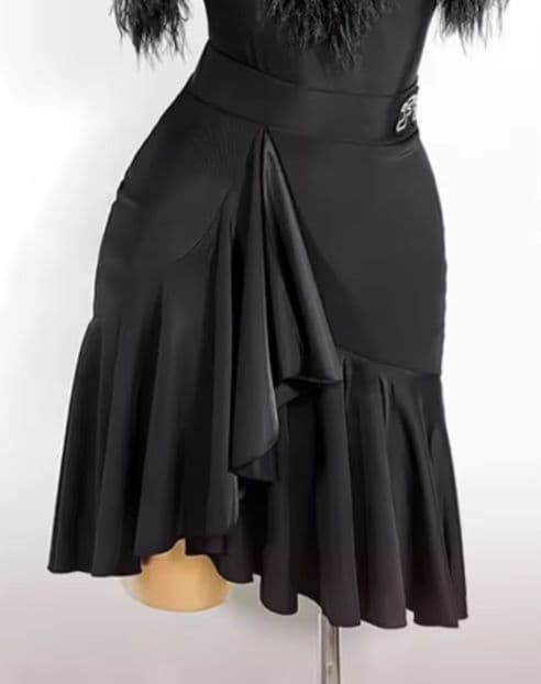 ダンスウェア・ラテンスカート【黒・Мサイズ】新品