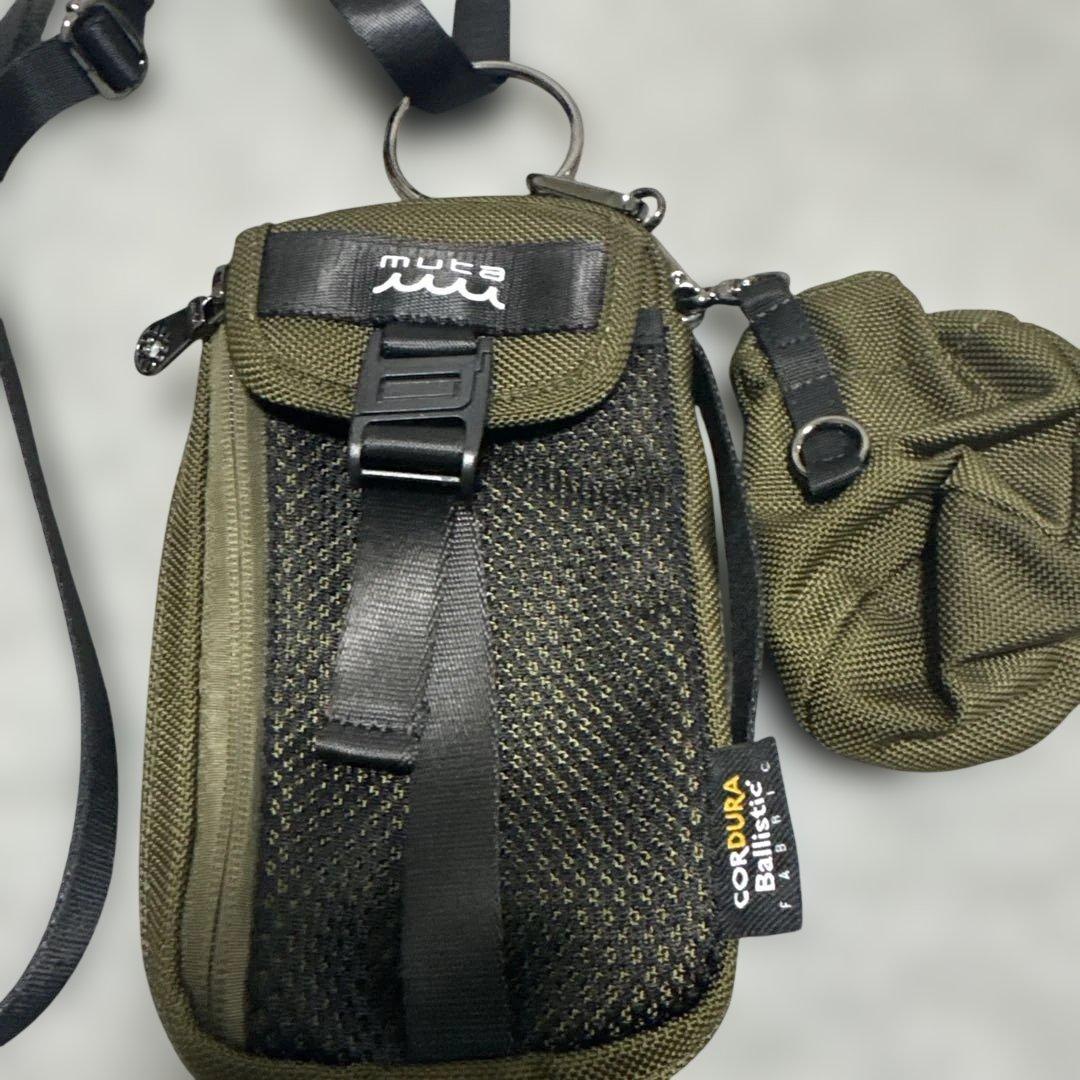 ムータ　ムータマリ　ショルダーバッグ　マルチポーチ　カーキ　美品