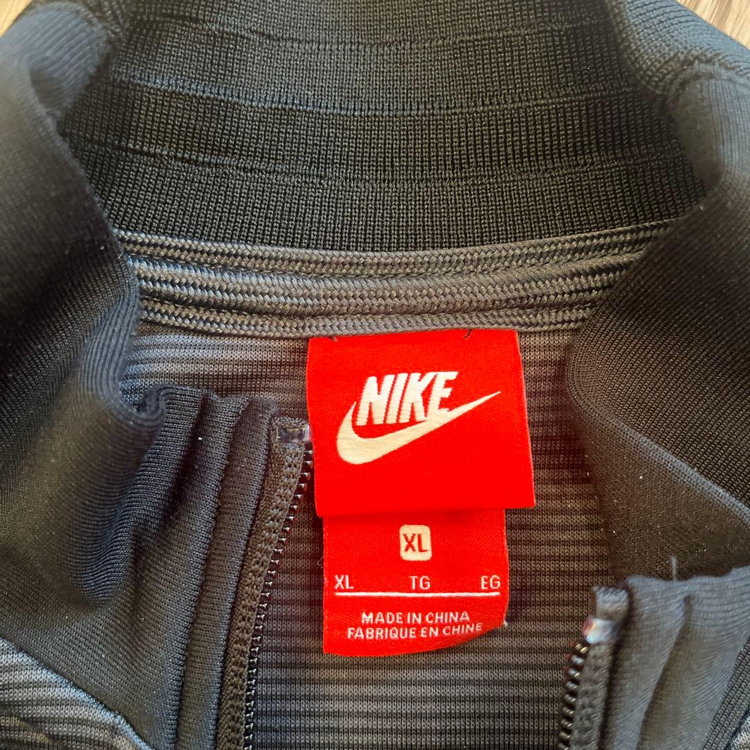 浦和レッズ　Nike ジャケット XL 黒