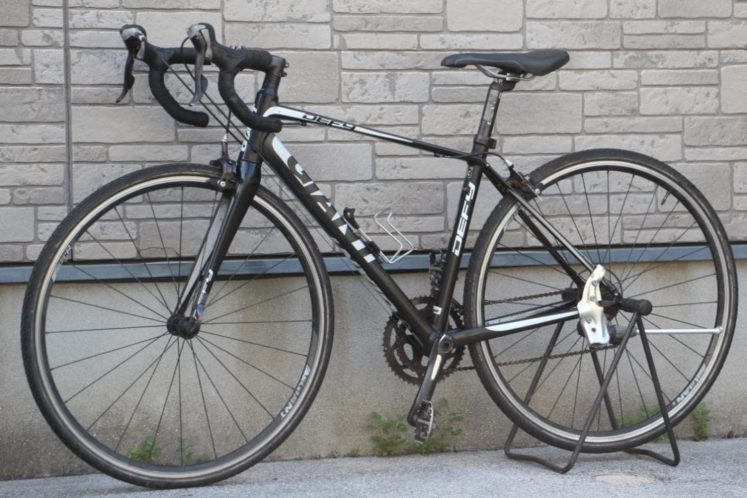 引き取り限定♪人気のGIANT♪DEFY3♪軽量アルミフレーム♪スポーツの秋に♪