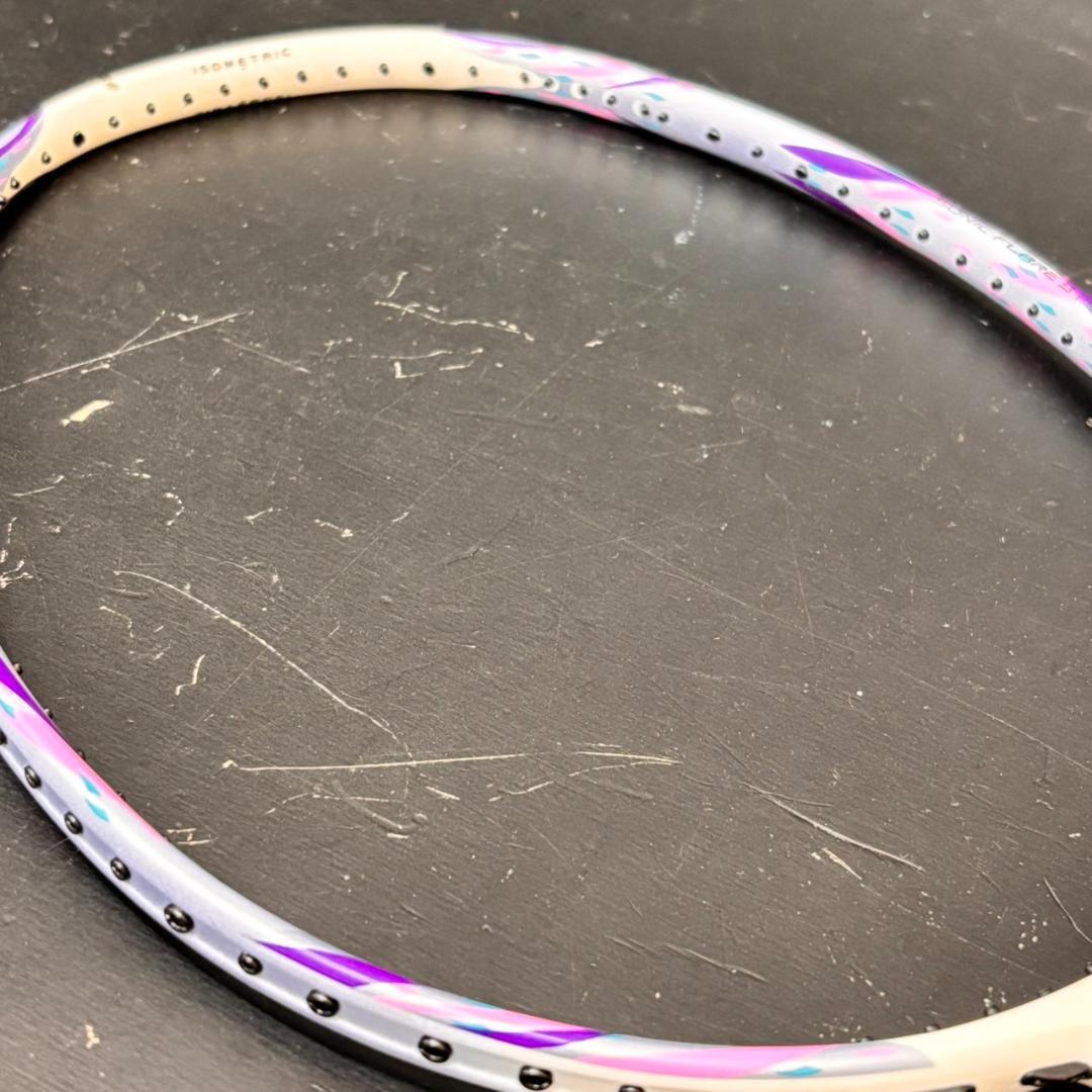 YONEX　ヨネックス　ナノフレア　111　バドミントンラケット　ガット無し