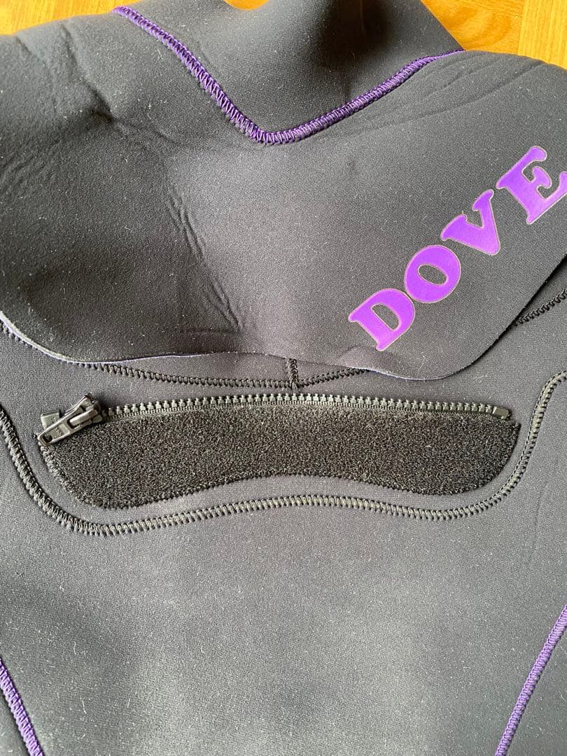 DOVEウエットスーツ