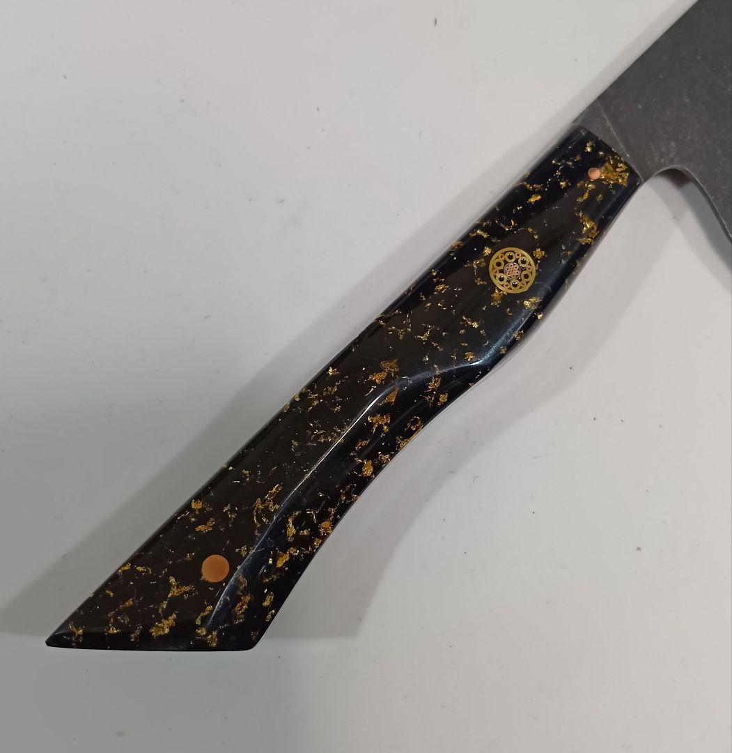 V金10号 ７層ダマスカス鋼 黒染め 切付 牛刀 23cm 包丁 黒金箔G10柄