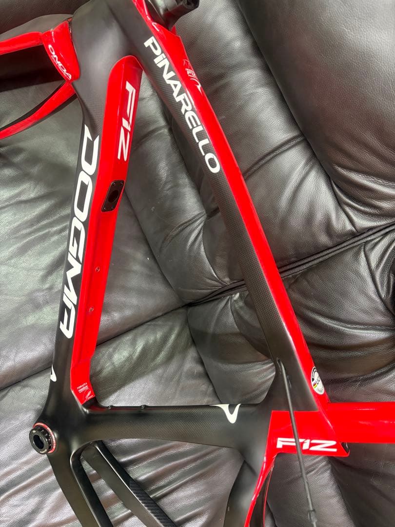 PINARELLO DOGMA F12 カーボンフレーム レッド/ブラック465