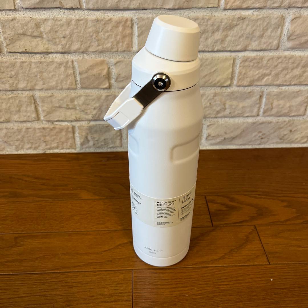 お値下げ　STANLEY ICEFLOW BOTTLE 1.1L ホワイト