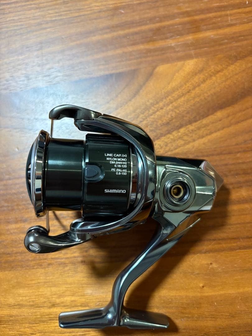 シマノ　リブレ　22ステラ　c3000SDH-k マッドクロウ　リールスタンド