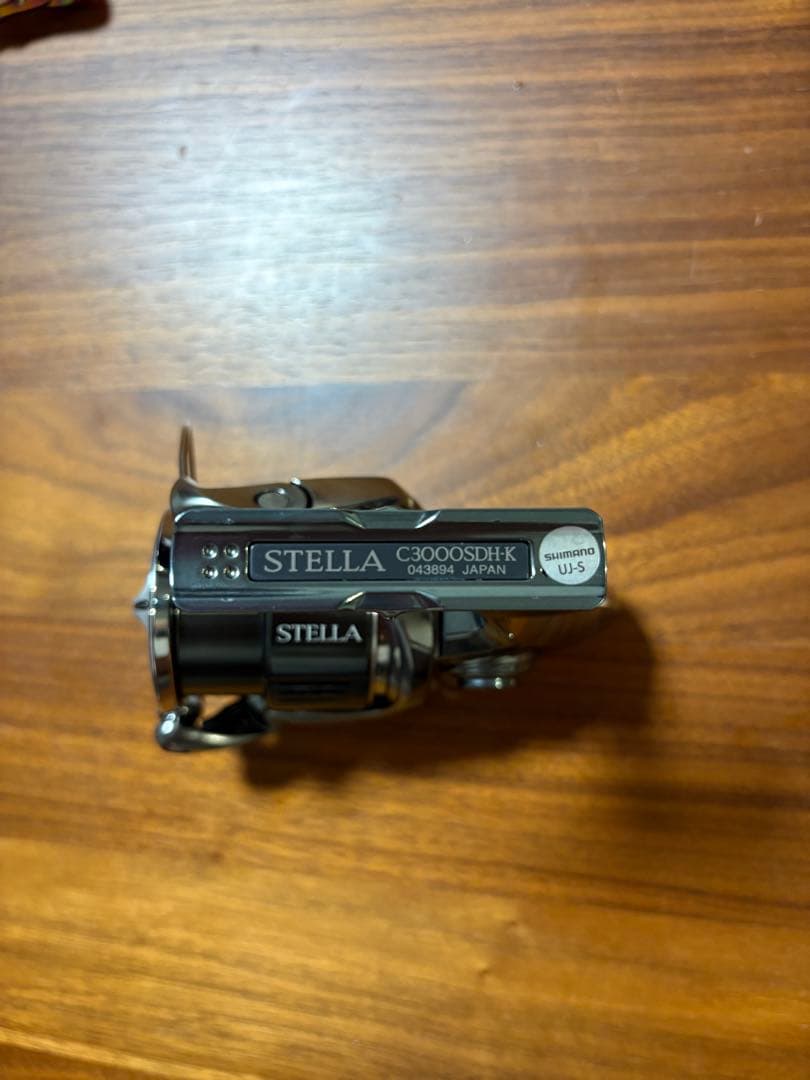 シマノ　リブレ　22ステラ　c3000SDH-k マッドクロウ　リールスタンド