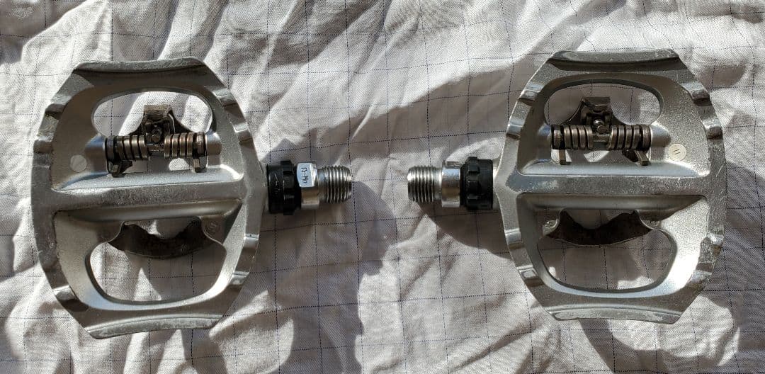 SHIMANO　SPD　ビンディングシューズ　クリート　ペダルセット