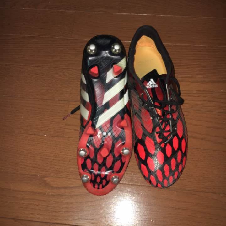 サッカー アディダスプレデター取り替え式