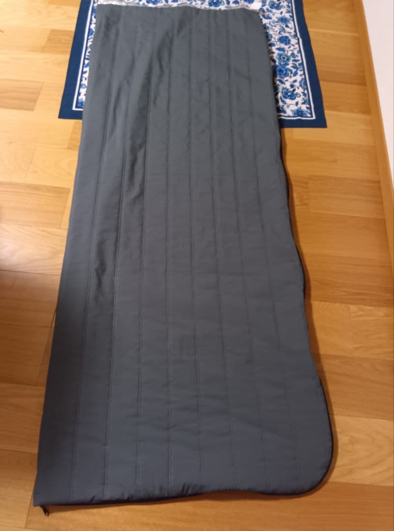 超軽量800ｇ　収納A４　ハイスペックな布団になるスマート寝袋　圧縮バッグつき