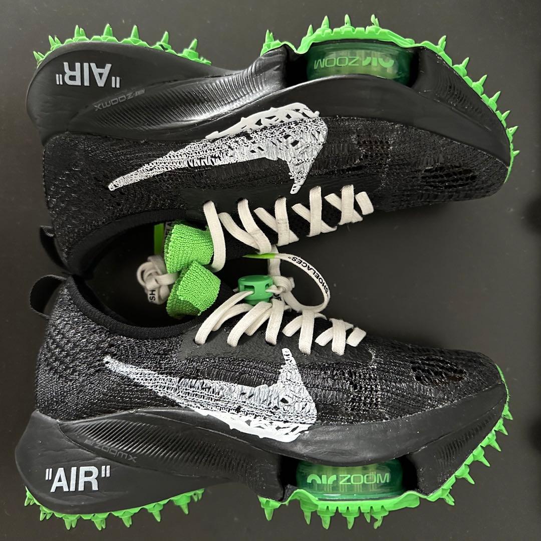 ナイキ x オフホワイト Air Zoom Tempo NEXT% スニーカー