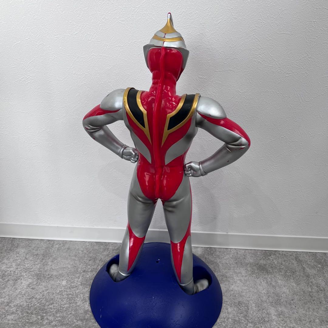 京本コレクション ウルトラマンガイア（V2） フィギュア 50cm