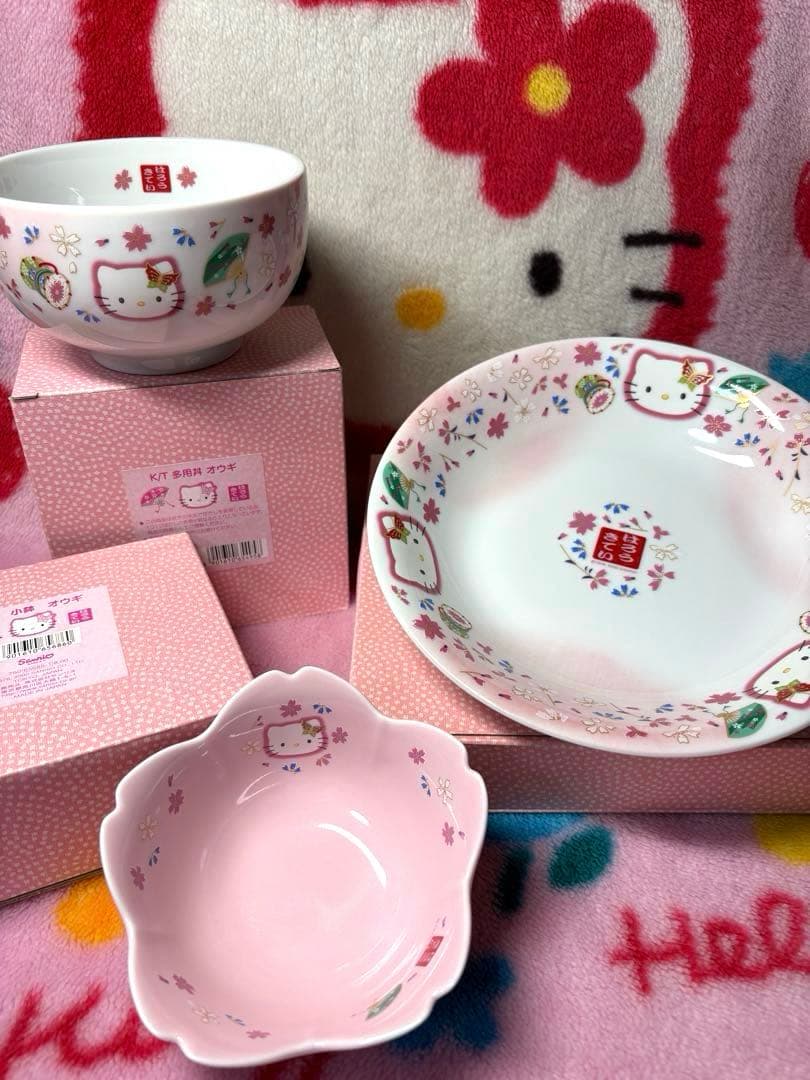 新品　レトロ　2000年　ハローキティ オウギ　桜　和風　中皿　小鉢　多用丼