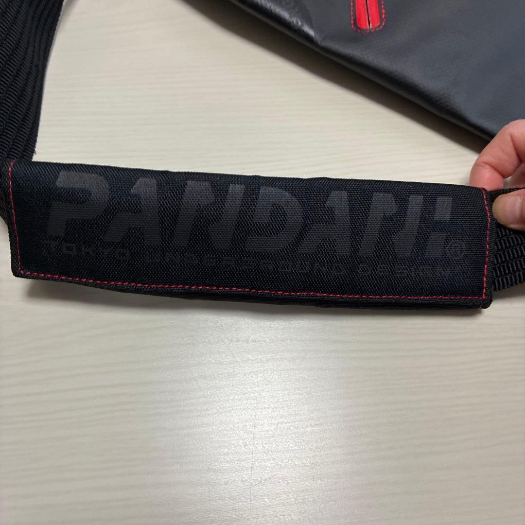 Pandani パンダーニ メッセンジャーバッグ 黒水玉 サコッシュ