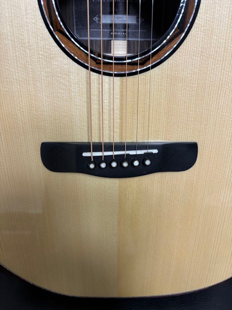 Merida メリダ　Guitar Legacyレガシー　ギター