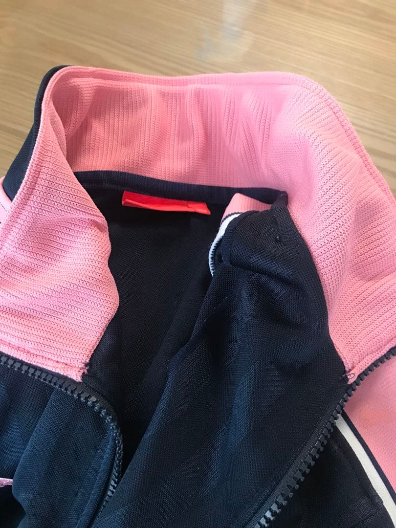にゃん 　PUMAのジャージ上下セット 紺にピンク