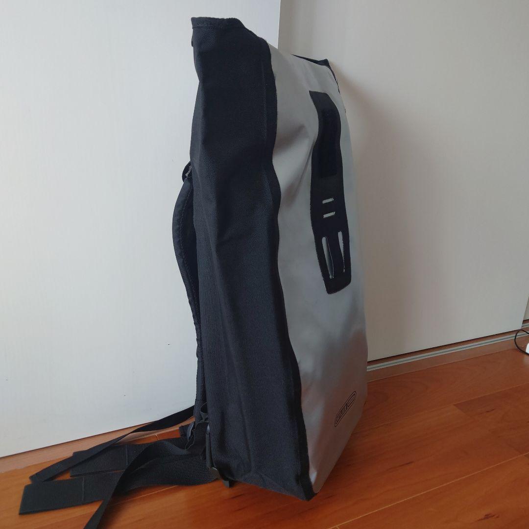 ORTLIEB ヴェロシティ 防水リュックサック シルバー/ブラック