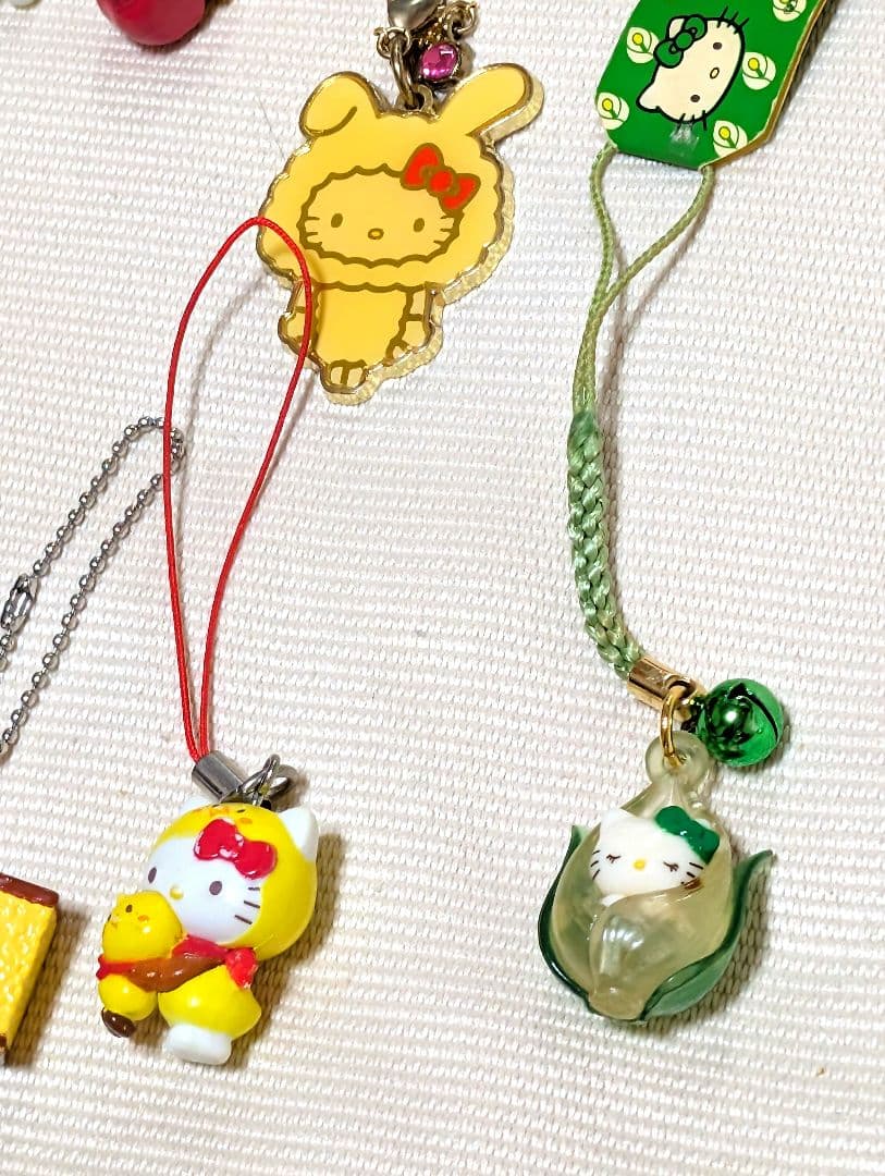 キティちゃんまとめ売り　いちご　カステラ　しずく　ウサギ　ハイビスカス　色々