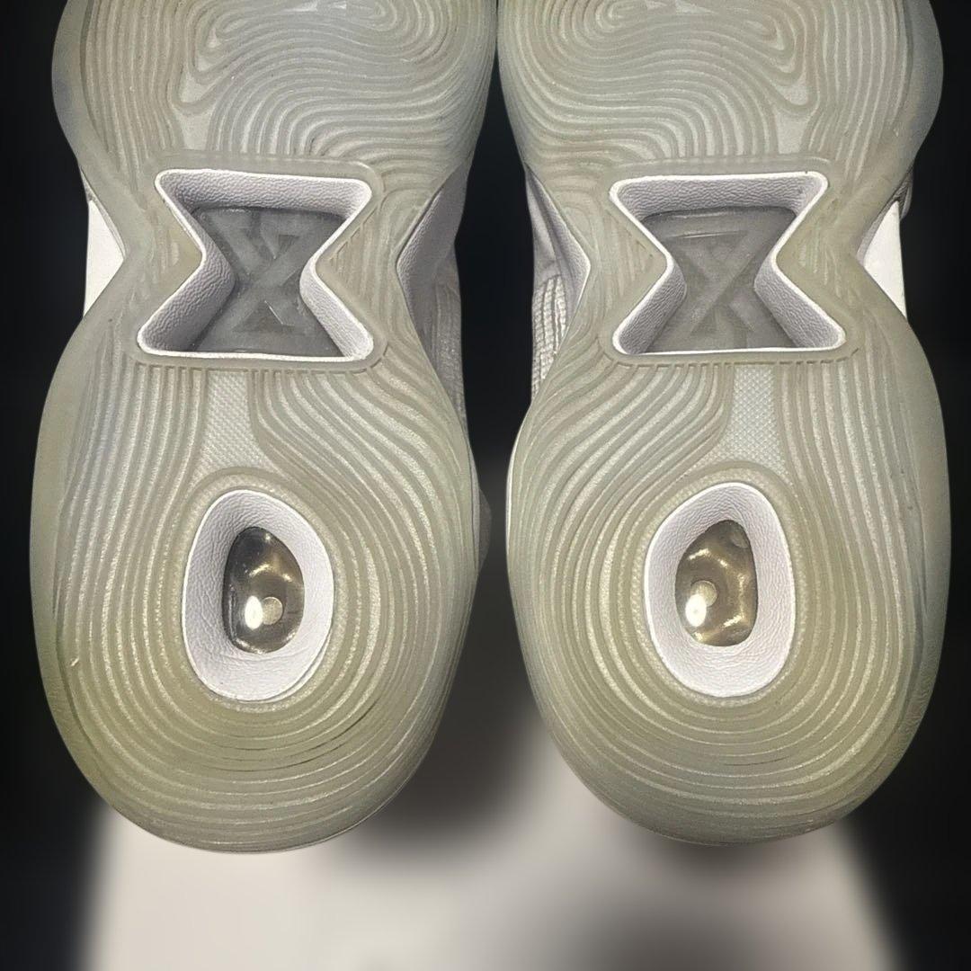 ポール　ジョージ　PG5 NIKE ID ホワイト／ゴールド