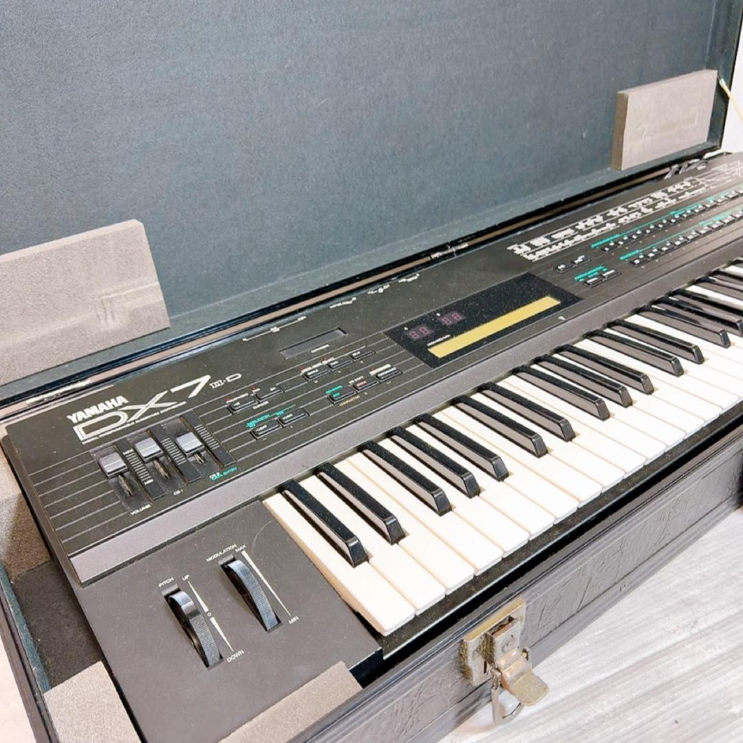 Yamaha ヤマハ　DX7IID デジタルシンセサイザー 61鍵　ハードケース