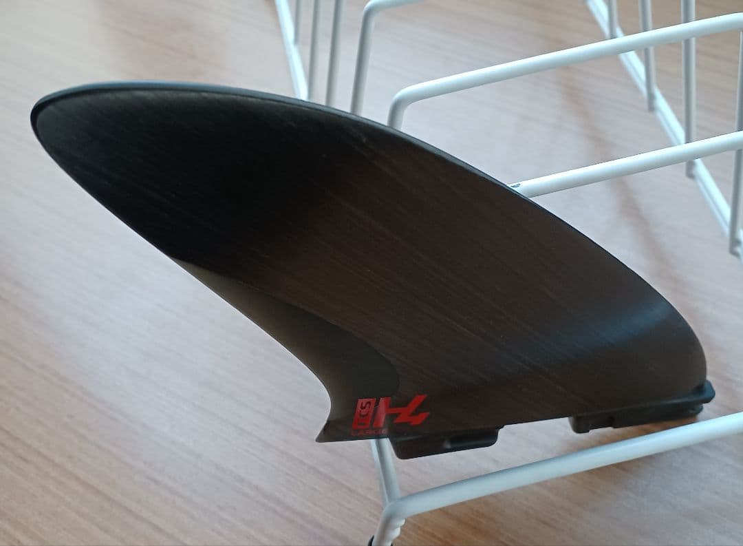 FCS H4　LARGE　サーフボードフィン　センター　バラ売り