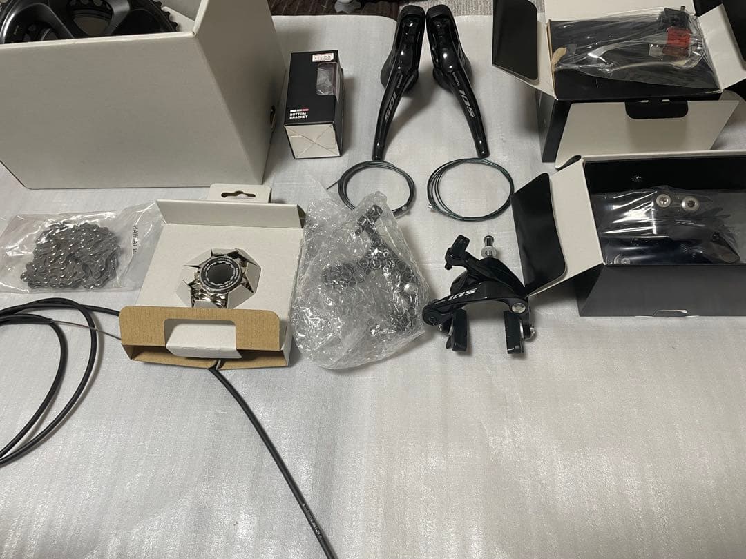 【新品】R7000 105 グループセット　stiのみ使用歴あり