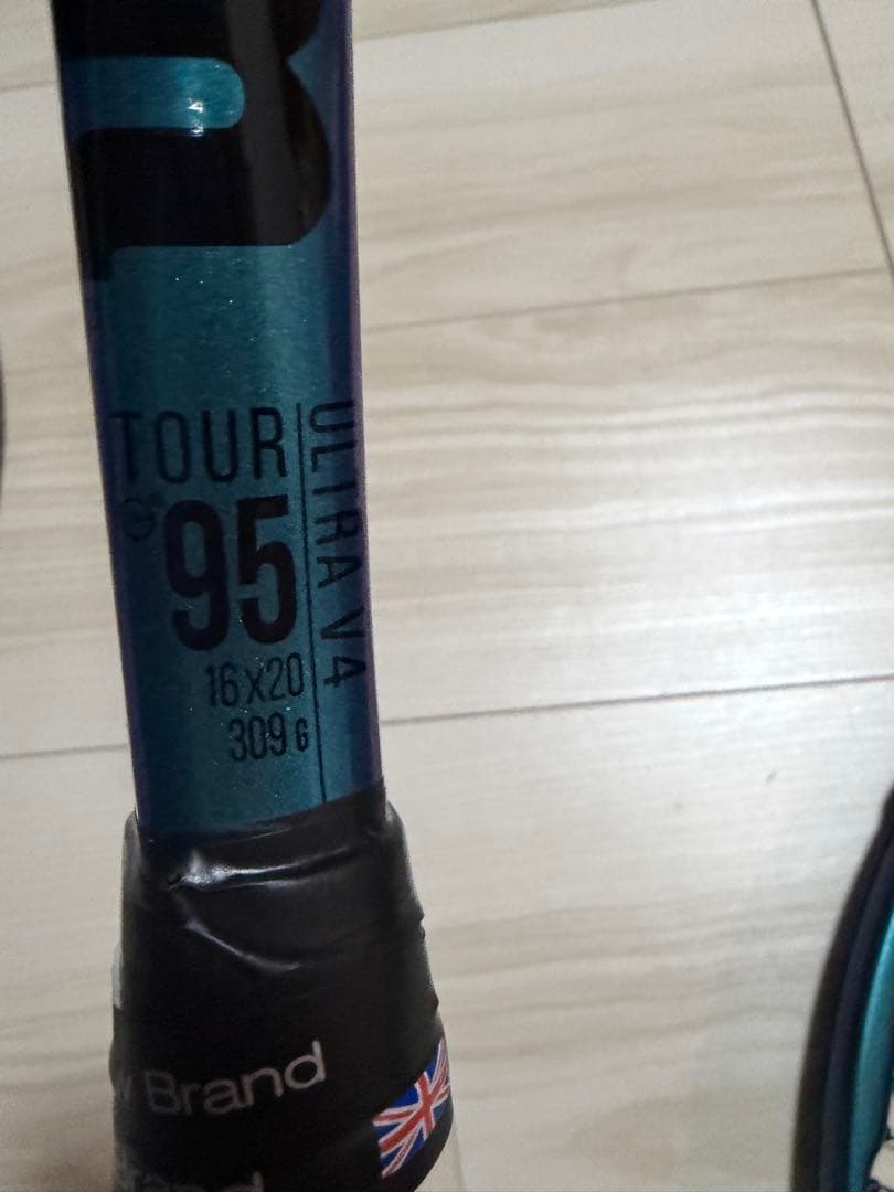 Tour Ultra V4 95 テニスラケット