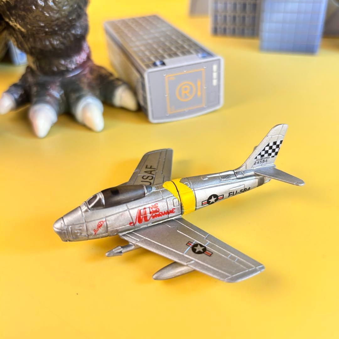 M1号 世紀の大怪獣 初代ゴジラ 1954 (ジェット機おまけ付)