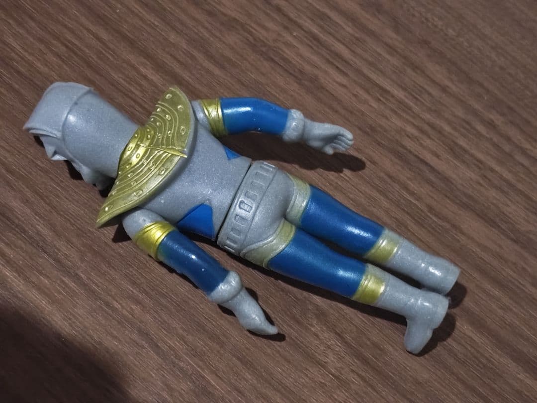 ウルトラマンキング タカトクミドルサイズソフビ ＆円盤生物ノーバ