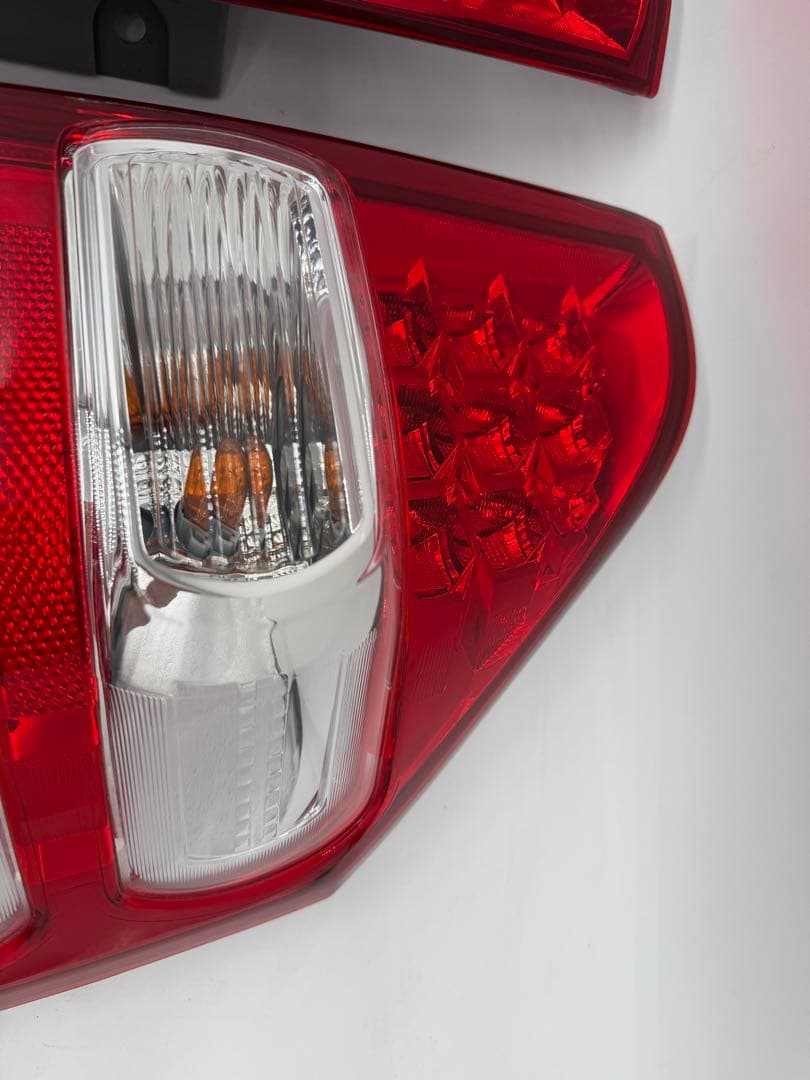 トヨタ ノア 70系 後期 純正 LED テールランプ 左右セット 美品