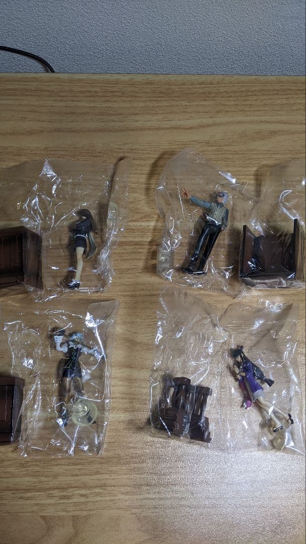 逆転裁判 法廷フィギュアコレクション 狩魔冥 綾里千尋 綾里真宵 ゴトー