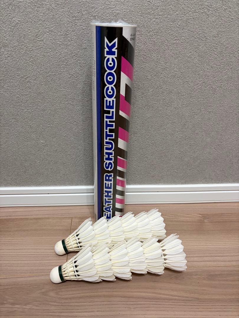 YONEX / BRIDGESTONE バドミントンラケット3本羽12個付き