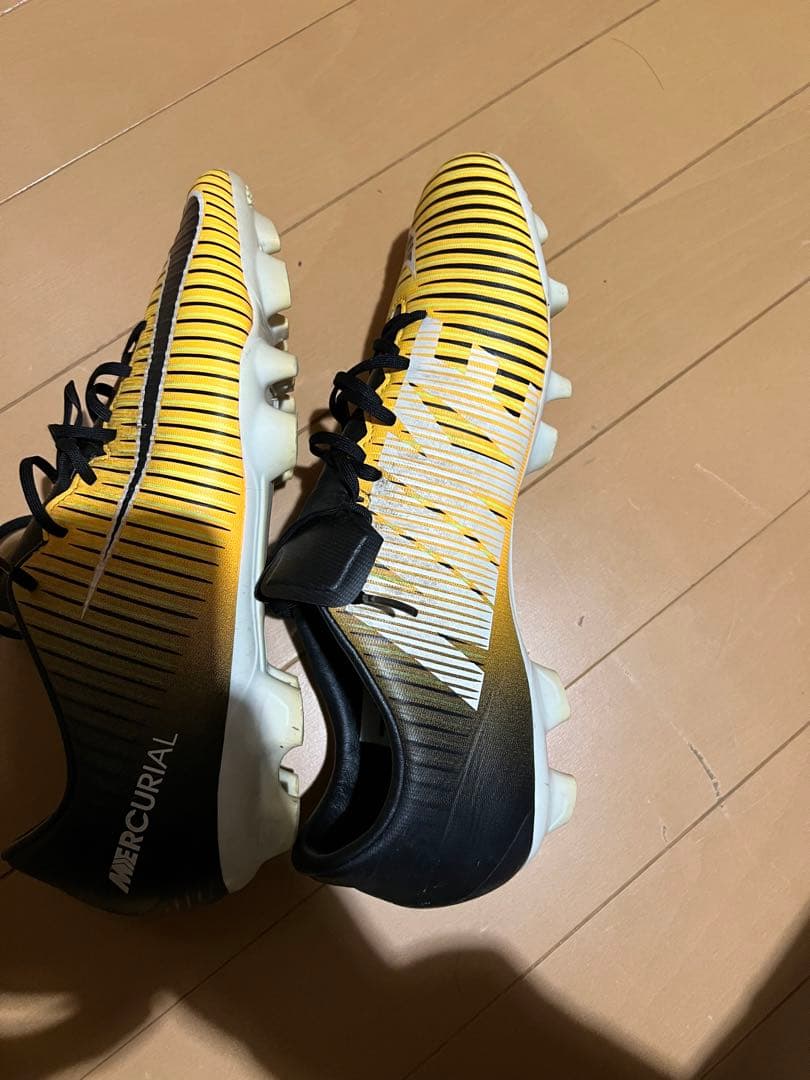 激安価格！サッカースパイクマーキュリアル11ベロチ