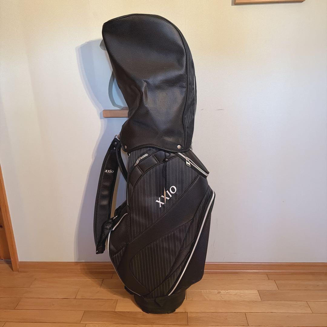 XXIO キャディバッグ ストライプ柄ブラック ゴルフバッグ　DUNLOP