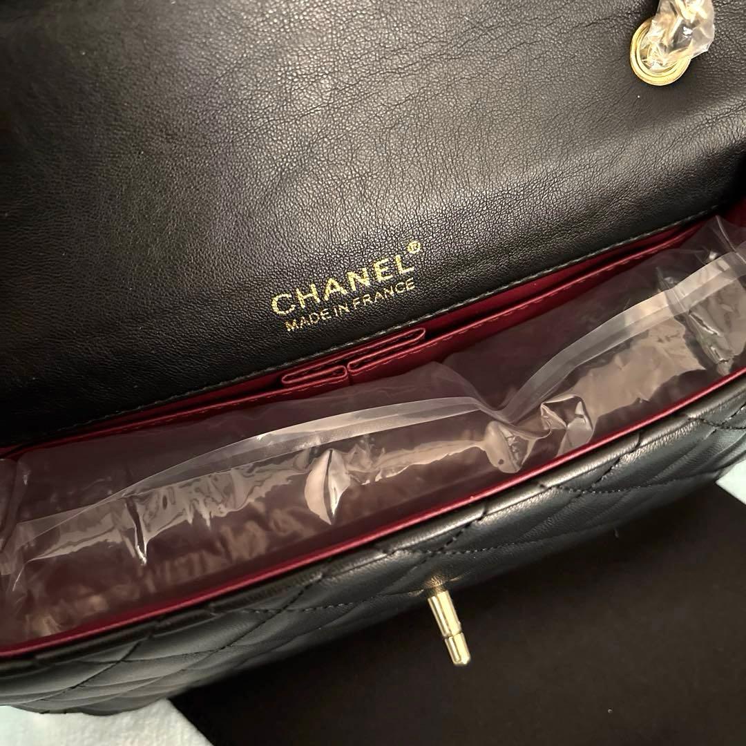 CHANEL ノベルティ　キルティング ショルダーバッグ　ゴールドチェーン