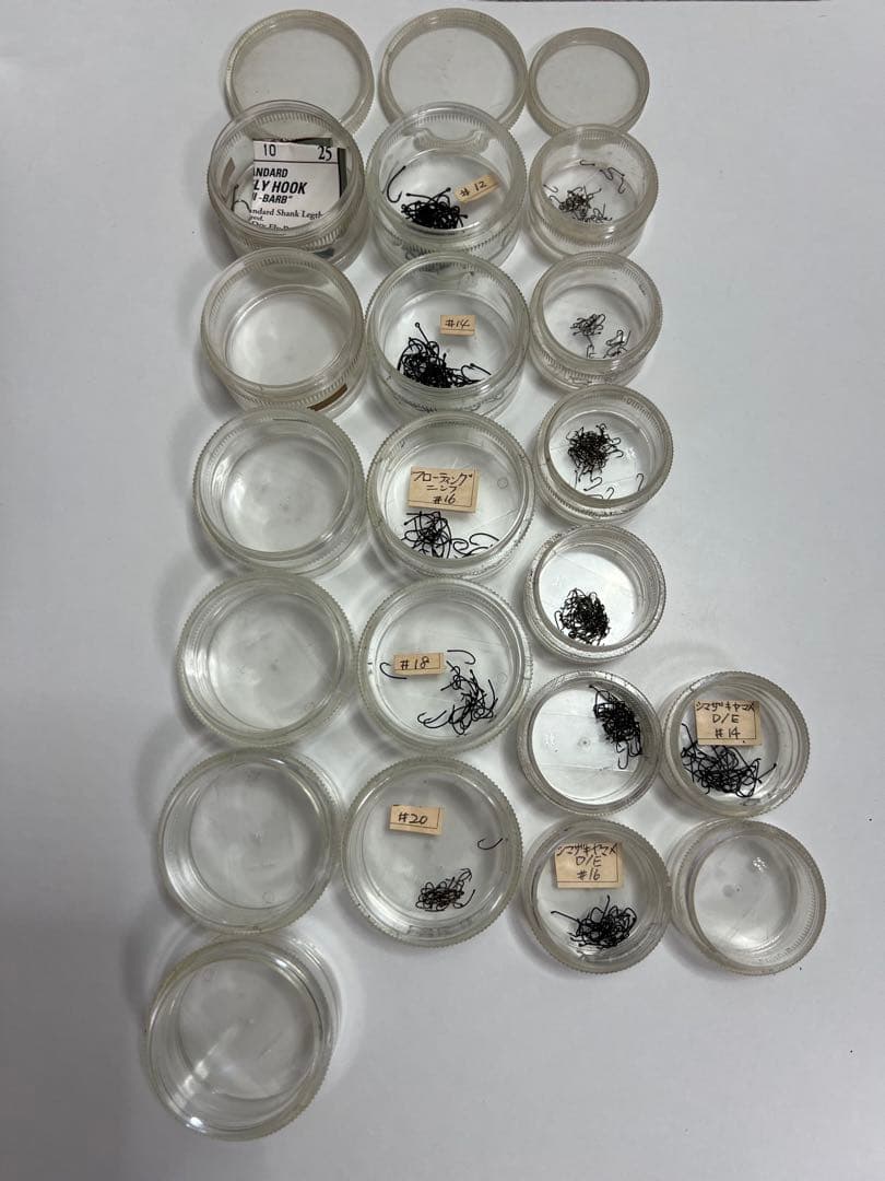 あ*わ様 釣具引退品　フライタイイング マテリアル大量まとめ売り　中古釣具　現状