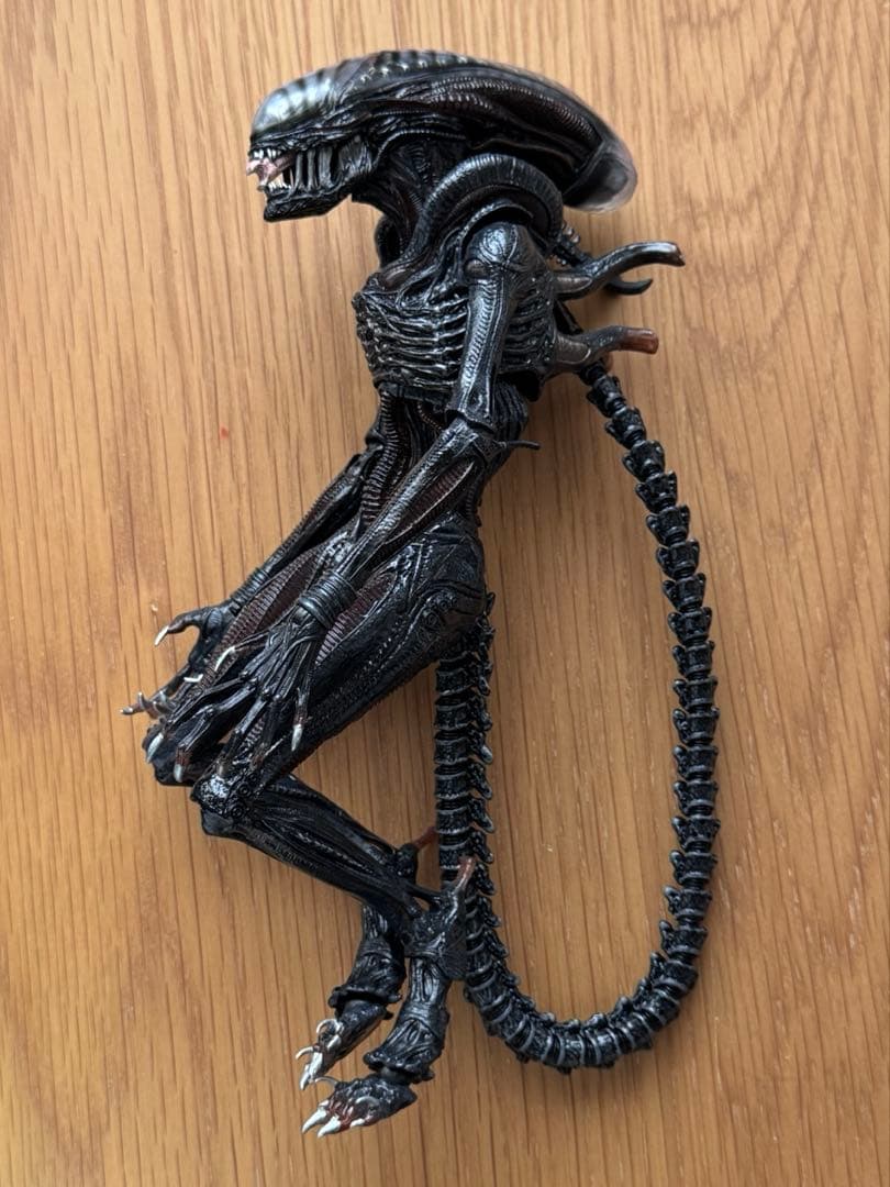 エイリアン:ロムルス/ スコーチド ゼノモーフ フィギュア NECA ネカ