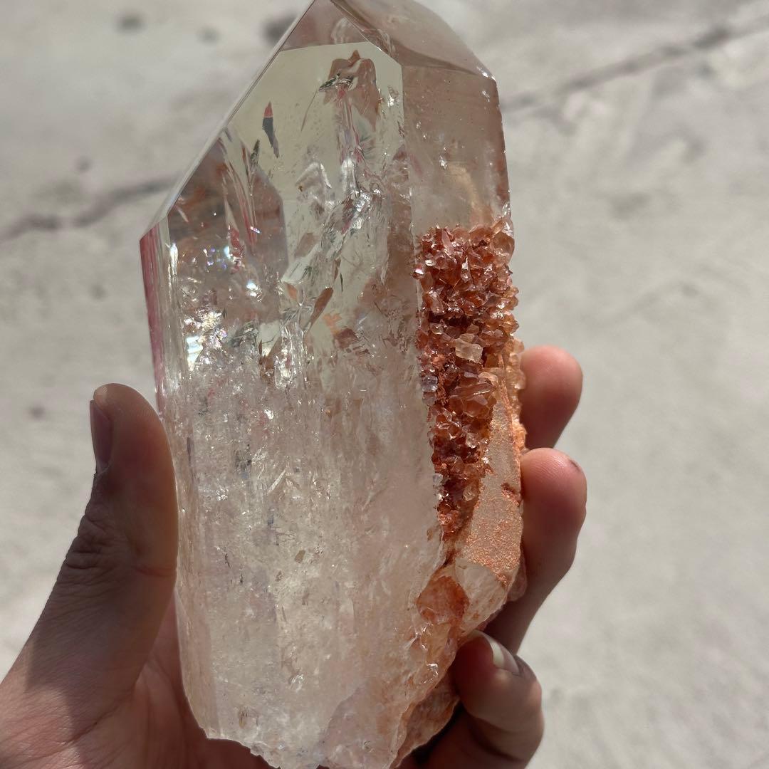 天然石虹あり　水晶のポイント　置物　台座付きG.706